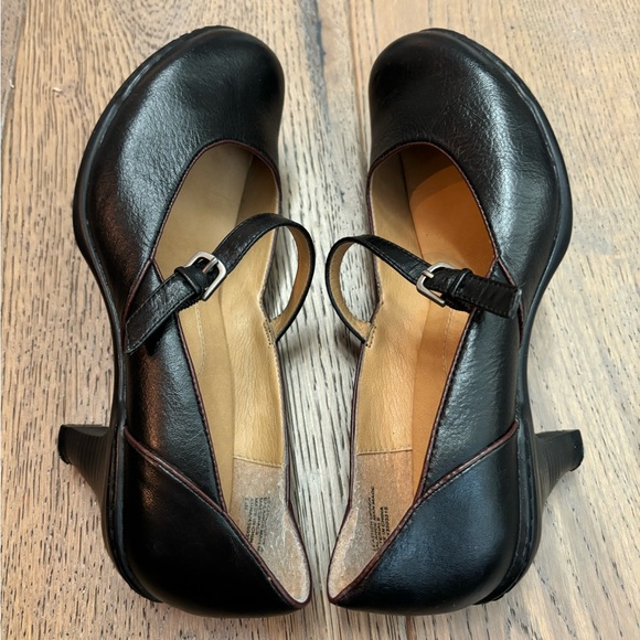 GNW Black leather round toe Mary Jane kitten heel Anna Pumps - 6 1/2 - Picture 5 of 8